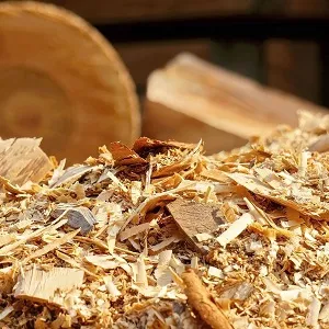 Лиственные опилки оптом в Майкопе и других различных марок заказать от 16 тонн